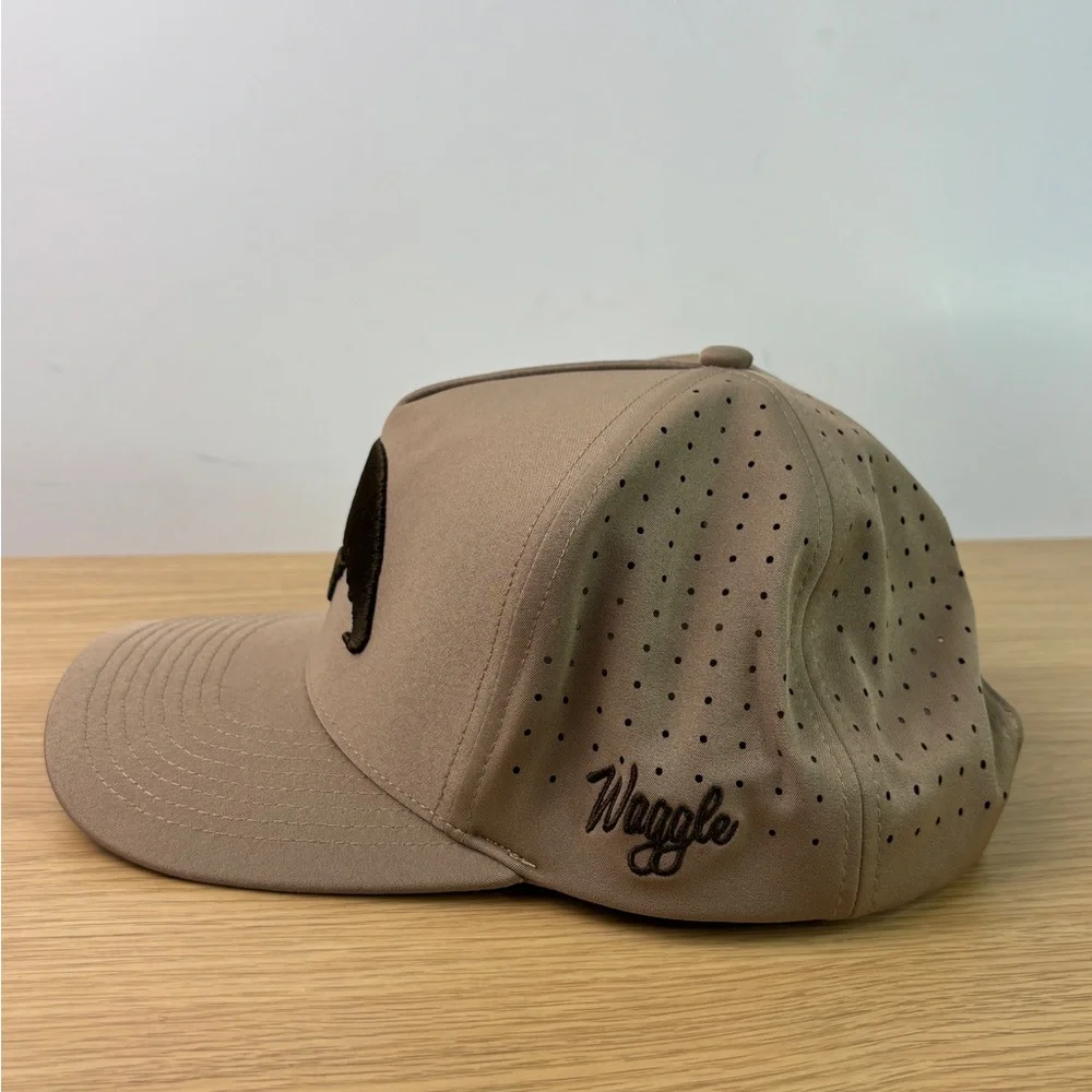 Brown Bear Waggle‎ Snapback Trucker Hat